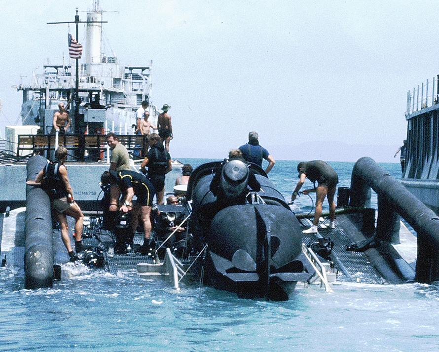 SUBTRAP with MK VIII SDV being surface towed for operational training