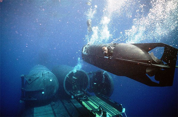 Mk VIII operated by SDV Team ONE during maneuvers into a Dry Deck Shelter fitted to USS Kamehameha (SSN-642)